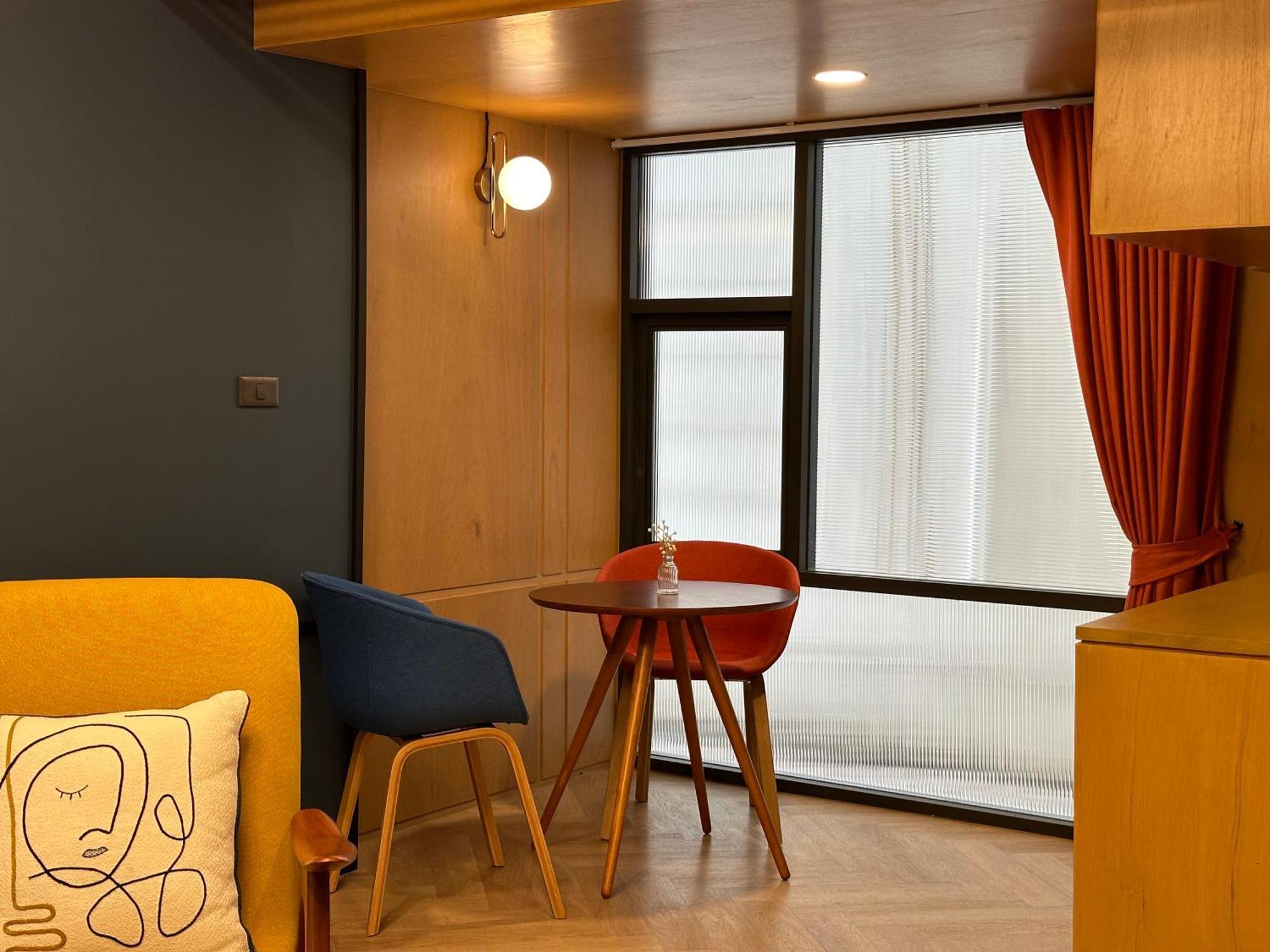 Parcel Hotel Банкок Стая снимка